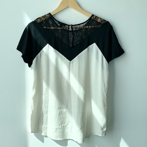 Ann Taylor Lace Detial Top - Picture 3 of 3